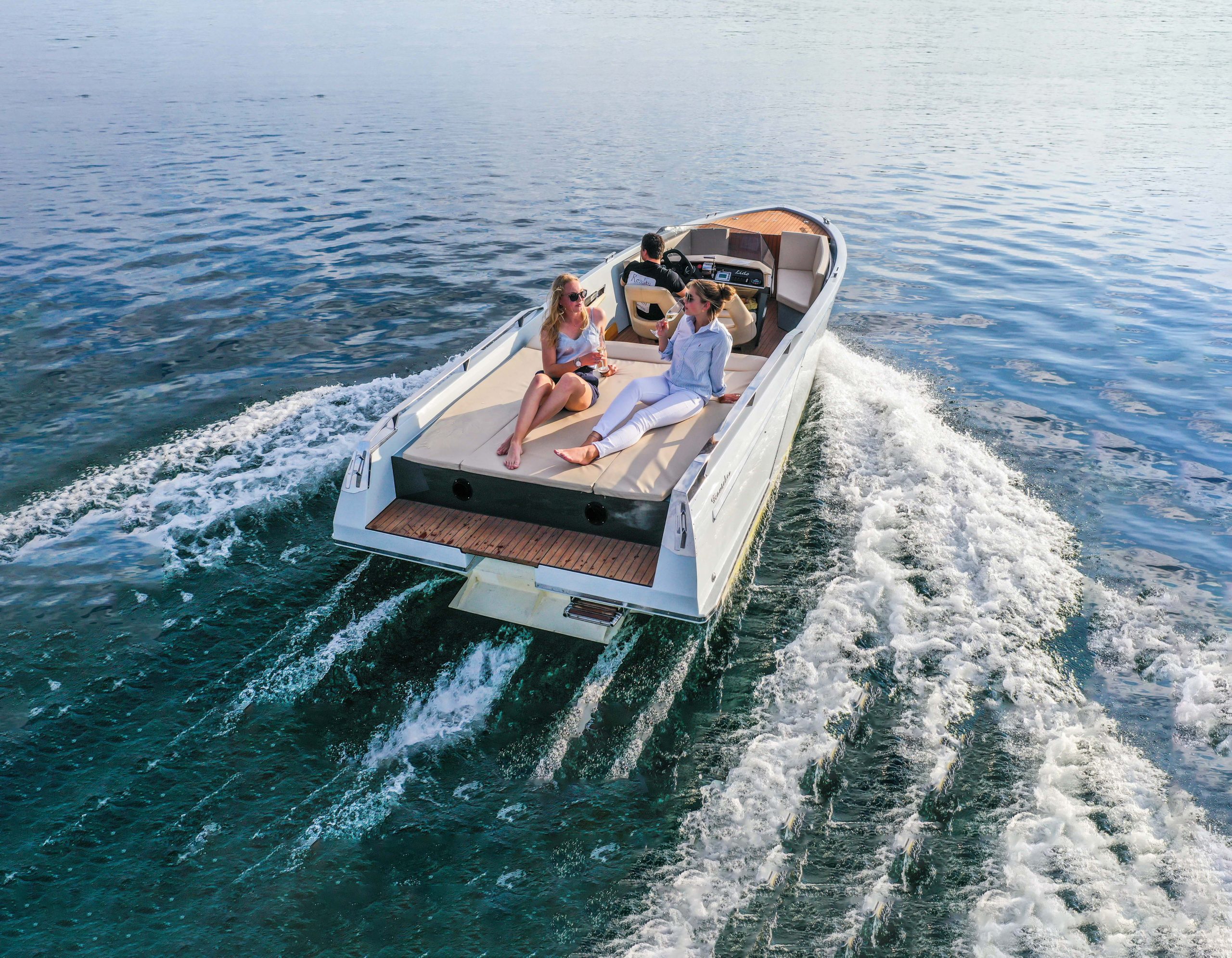 Außenansicht des Verleihboots