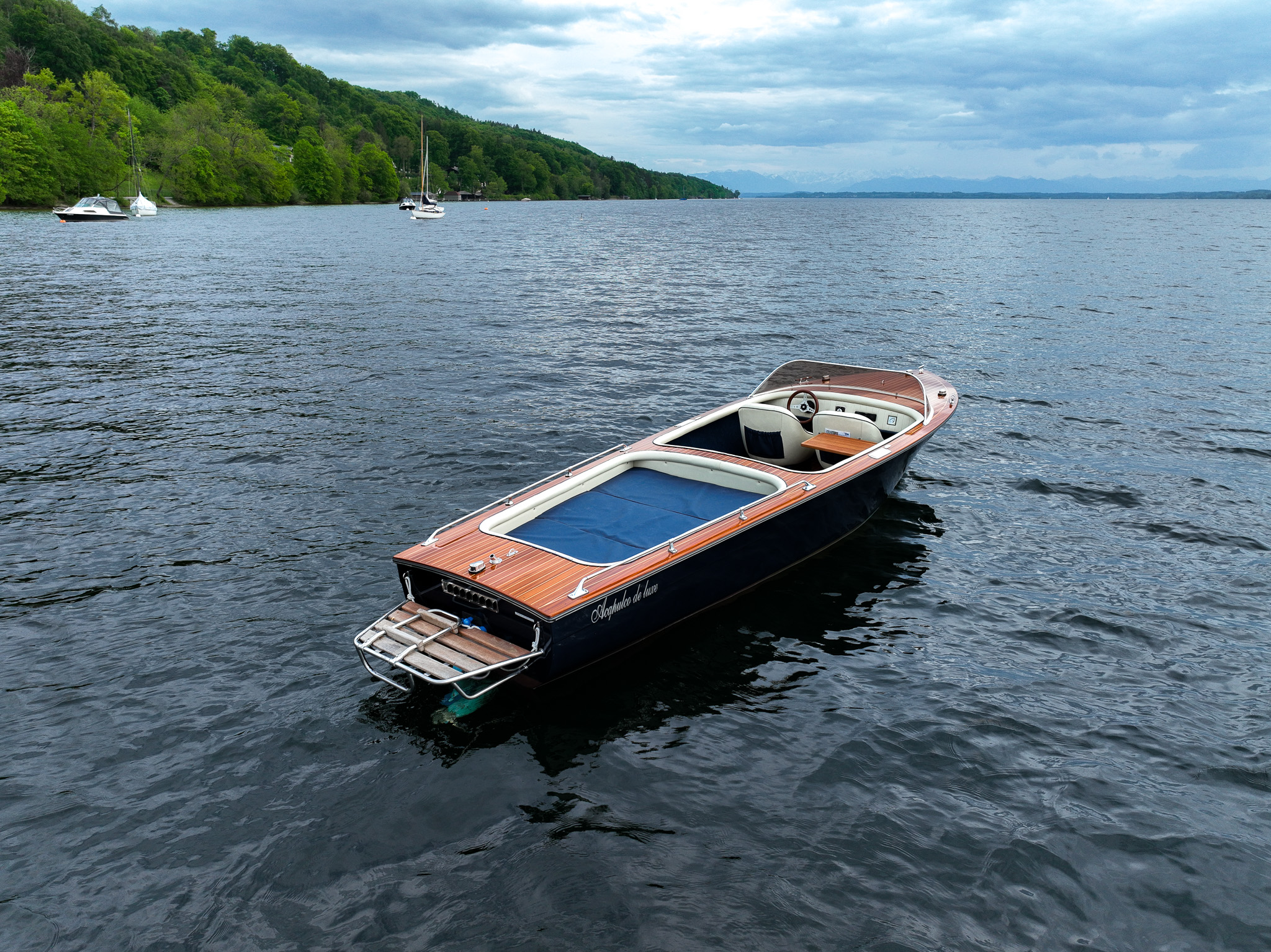 Acapulco Deluxe Verleihboot auf dem Wasser