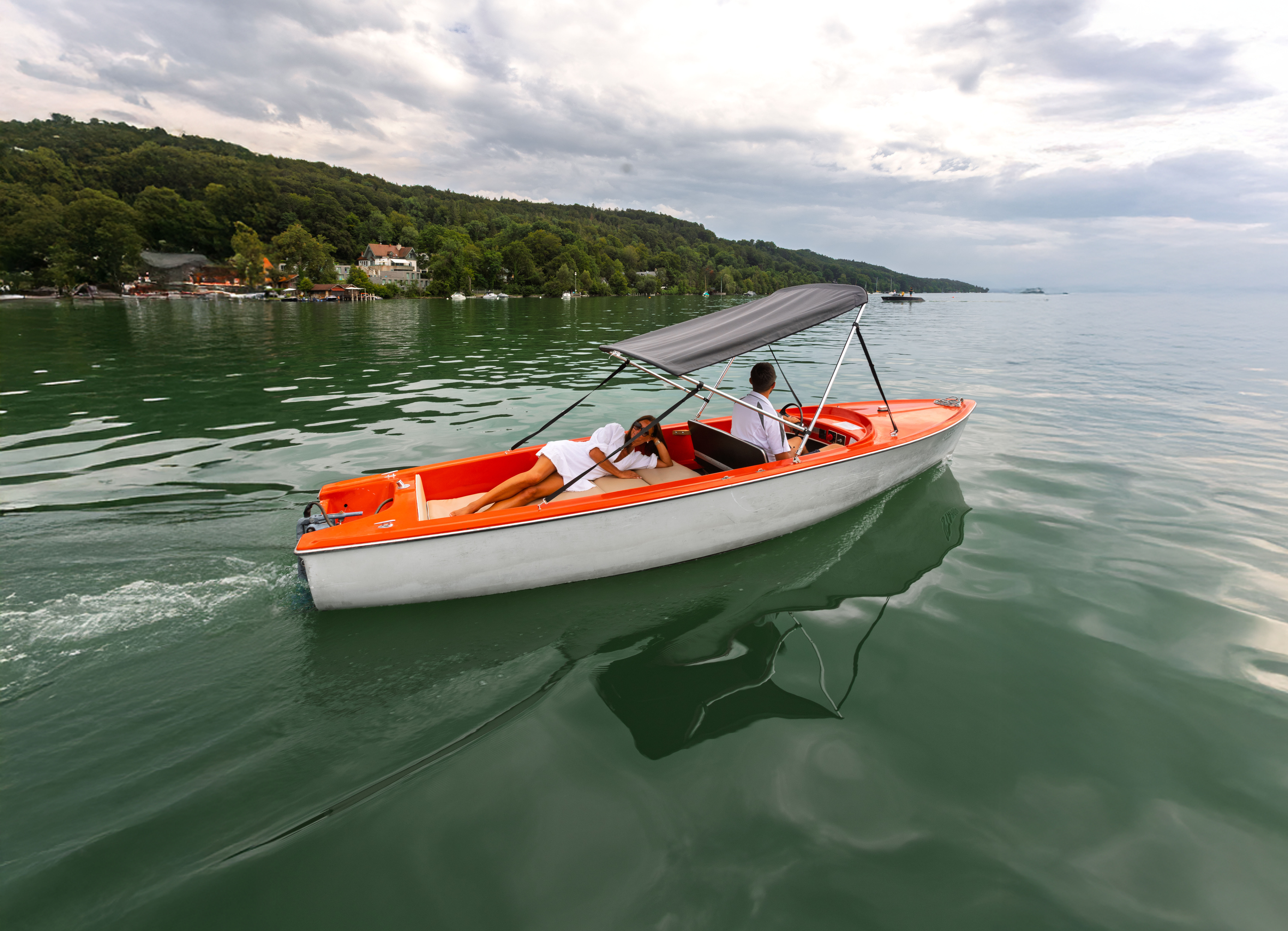 E500 Verleihboot auf dem Wasser